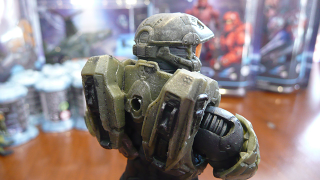 Illustration for article titled Getting Very Close To Halo 4's Master Chief (And Friends)